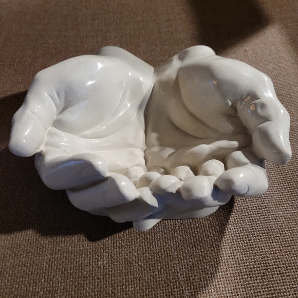 Hands tray (cement) - Picture 3 of 4